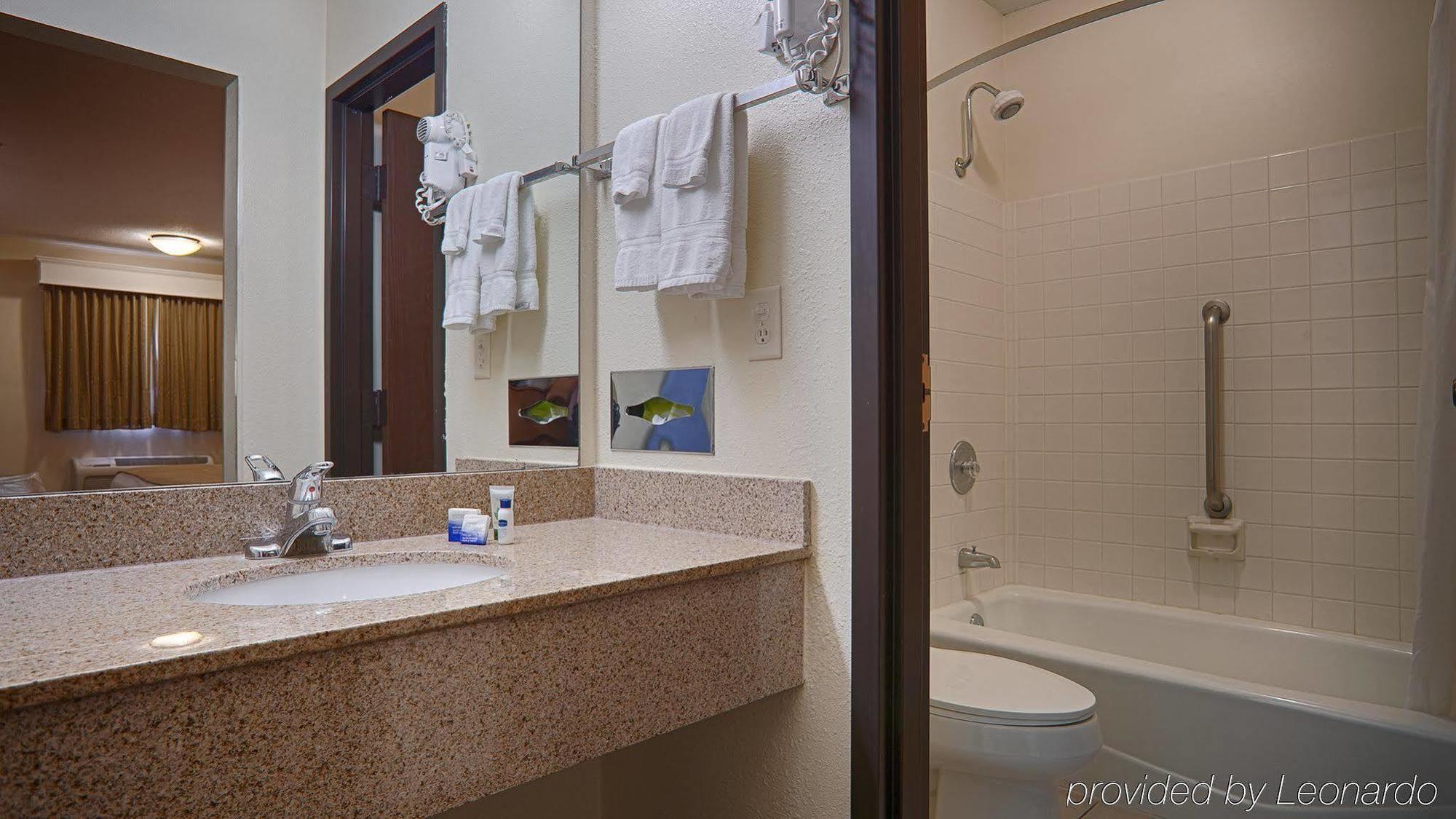 Red Coach Inn Newton Экстерьер фото